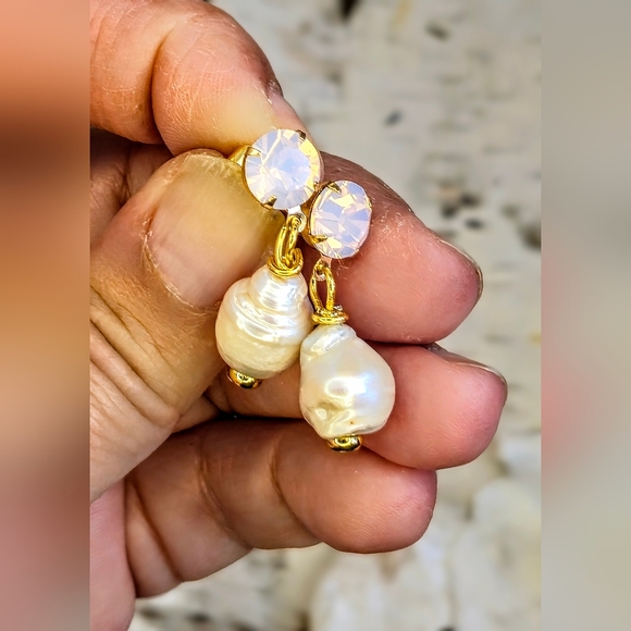 Pink Opal Rose Water Crystal & Natural Baroque Pearls Earrings In Gold Plated - Picture 5 of 7